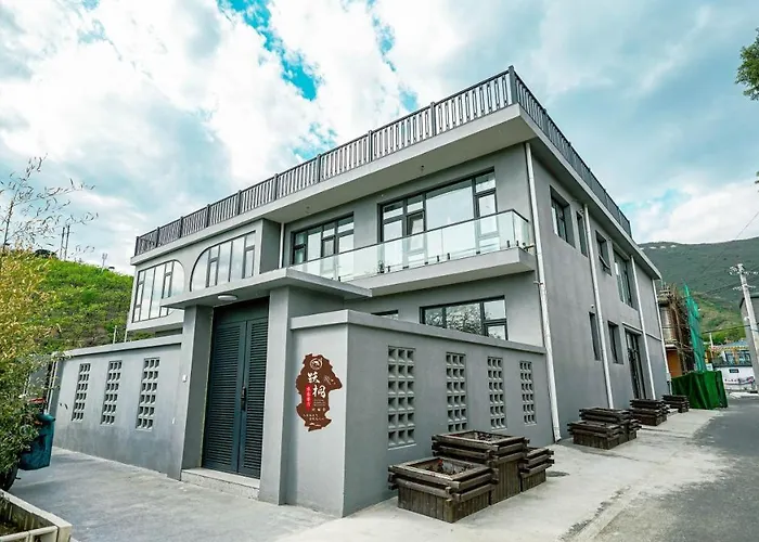 Yue Tong Farmer House